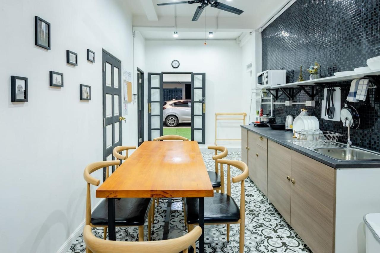 Mein Haus B @Bangpo Bangkok Kültér fotó